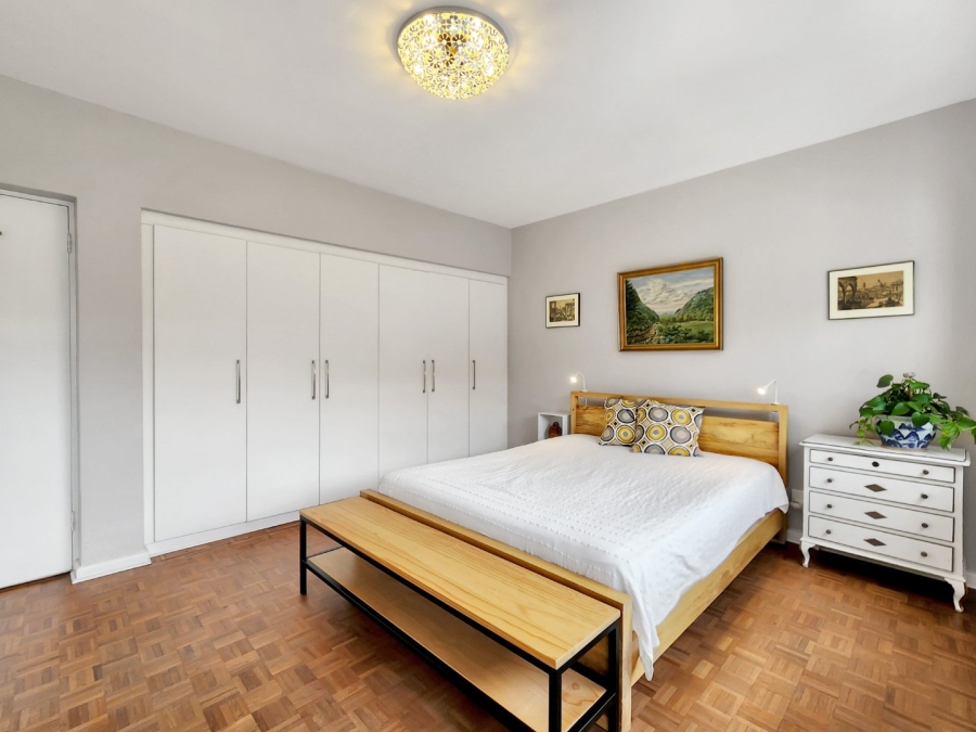 2 Bedroom Property for Sale in Sea Point Western Cape